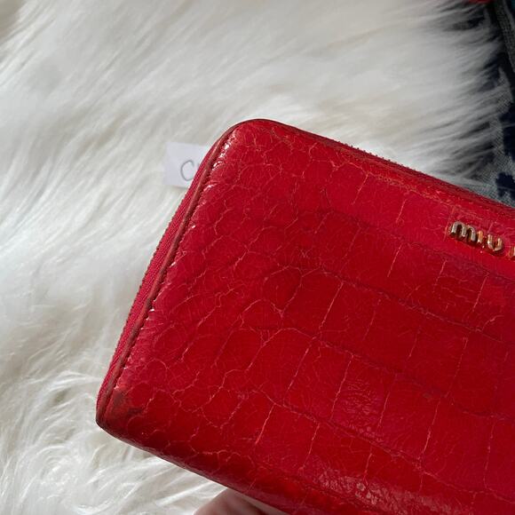 Miu Miu Vernice Crocodile Embossed Calfskin Zip Around Wallet Red 0107 - Picture 9 of 10